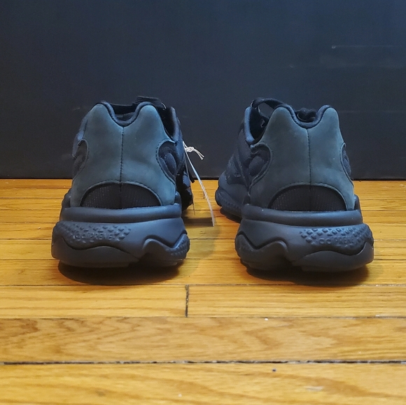 Adidas ozweego pure triple black men\'s sz 9.5 main image 6